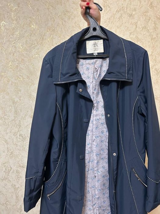 Плащь женское, в отличном состоянии