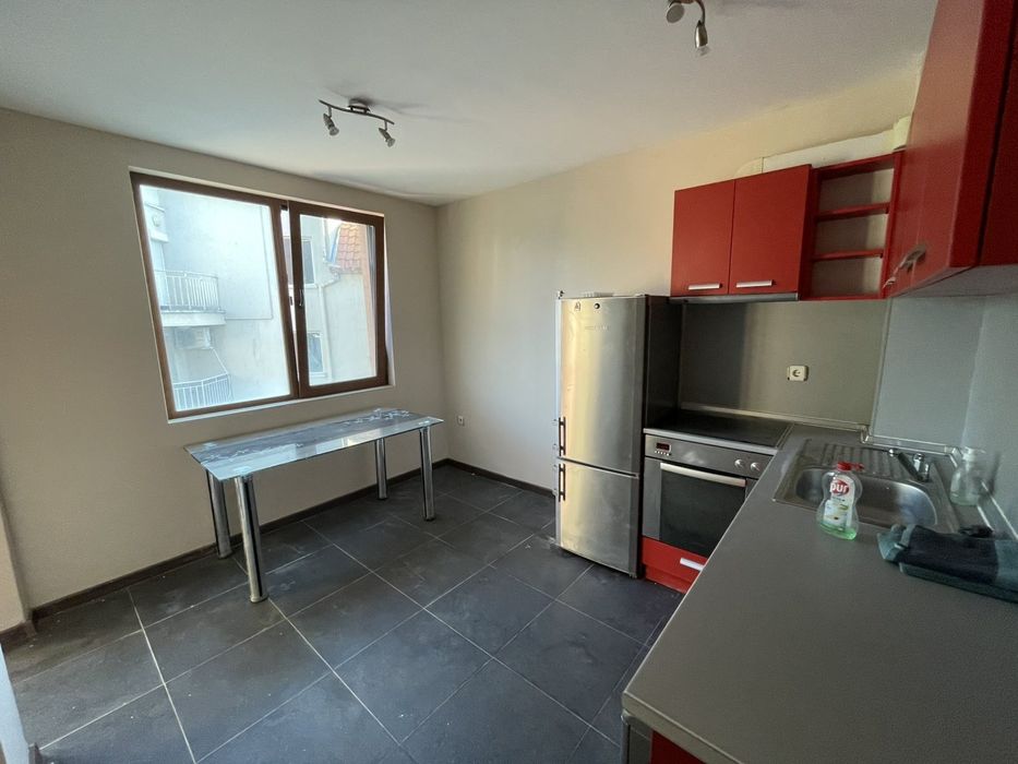 Двустаен апартамент с морска панорама в Бриз