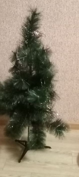 Продам елку в отличном состоянии
