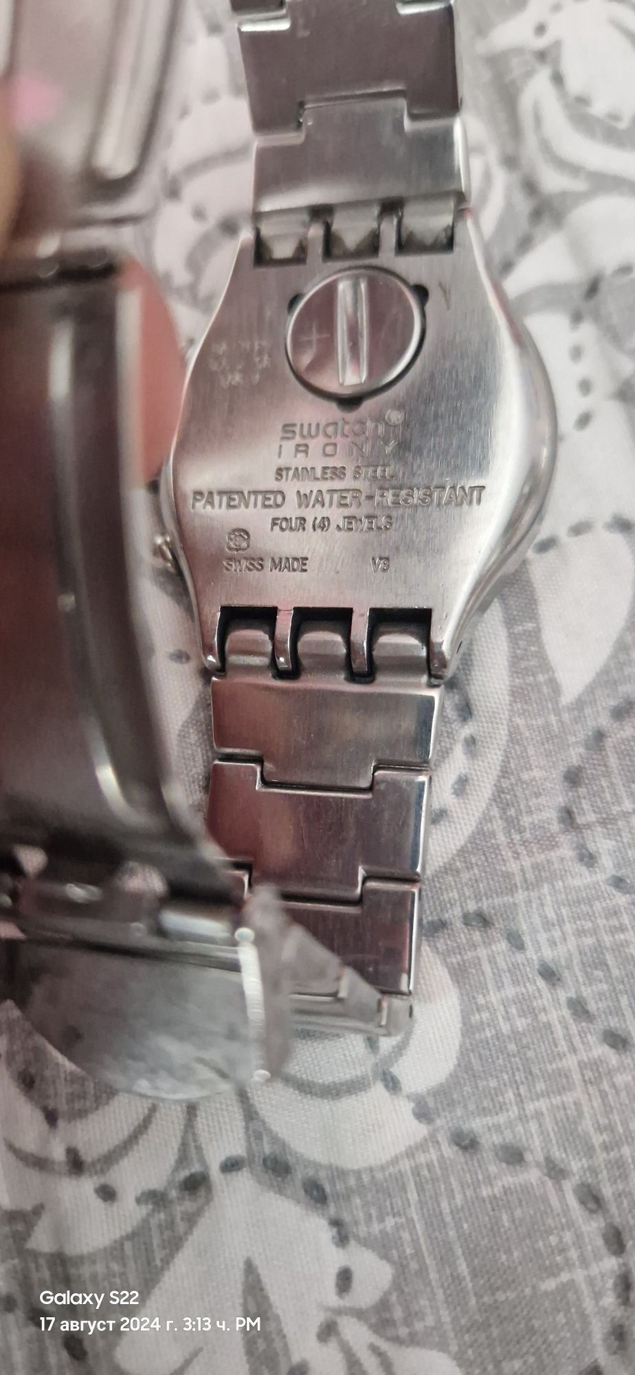 Продавам оригинален часовник swatch irony в добро състояние