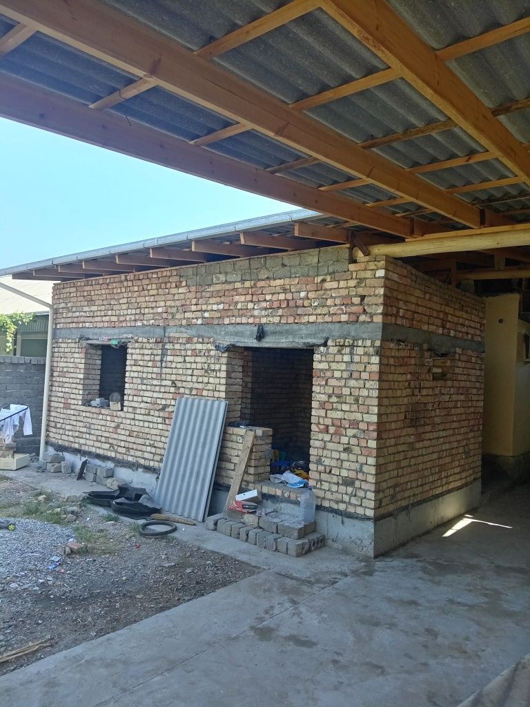 Hovli uy sotiladi