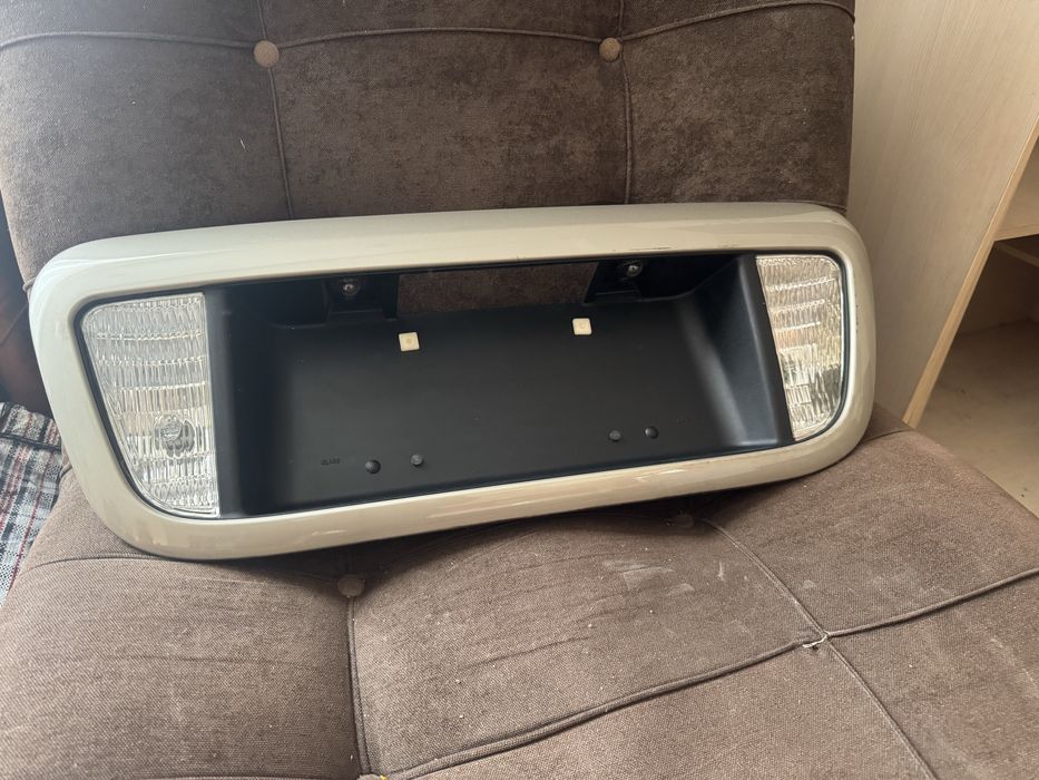 Рамка заднего номера Lincoln Navigator 2005 (новая, оригинал)