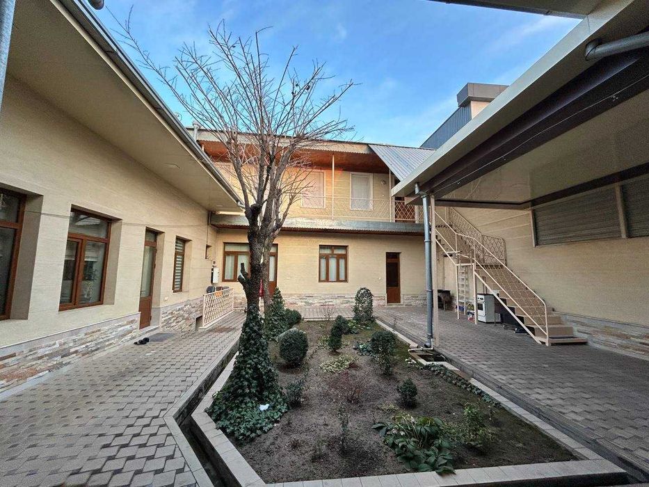 Продаётся угловой дом в престижном районе Юнусабад!