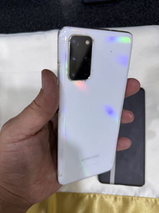 samsung s20+ pamit 256g holati yahwi faqat  oqip tel qlila