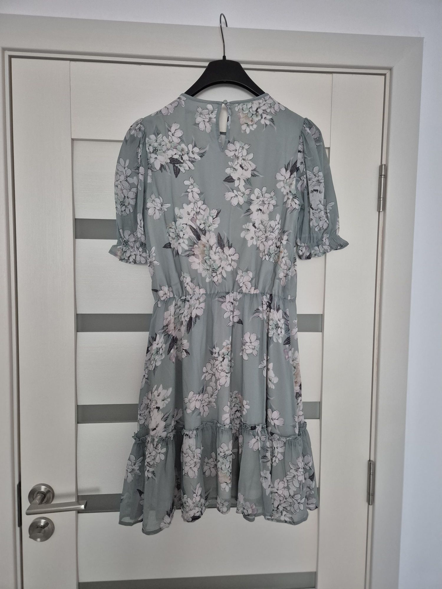 Vand rochita de vara cu floricele