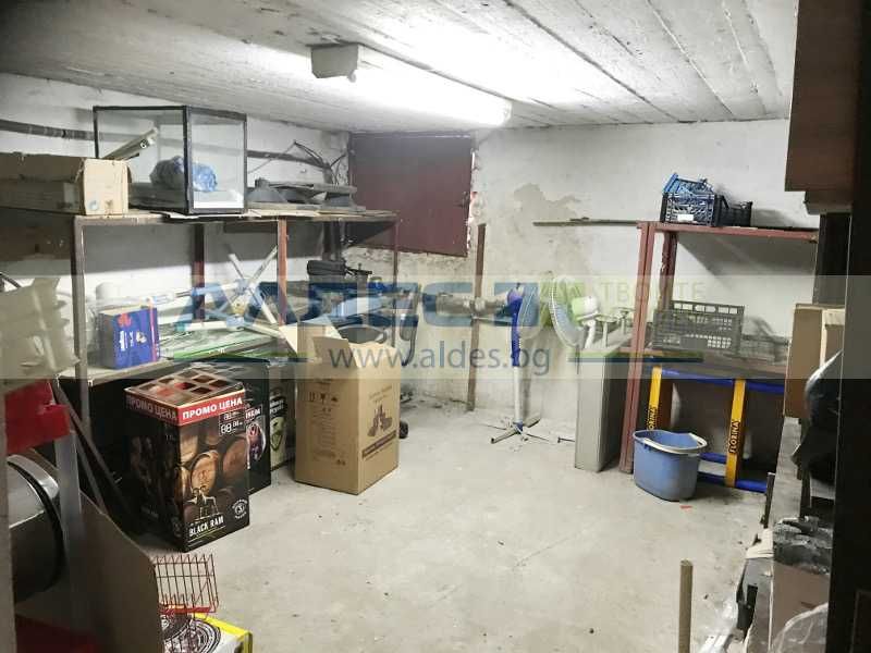 Дава се под наем Магазин в София, Оборище - 22 кв.м за 226.44 € - Снимка #1