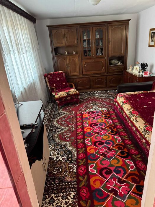 Vând casa comuna Oituz, județul Bacău