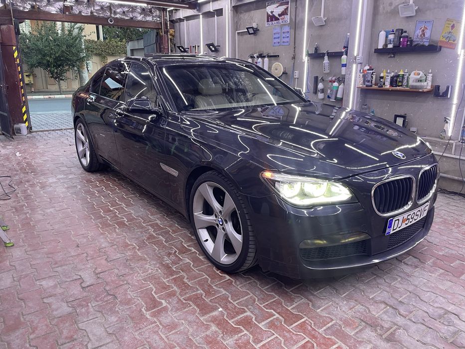 Vand/Schimb BMW Seria 7 750i 450 cai