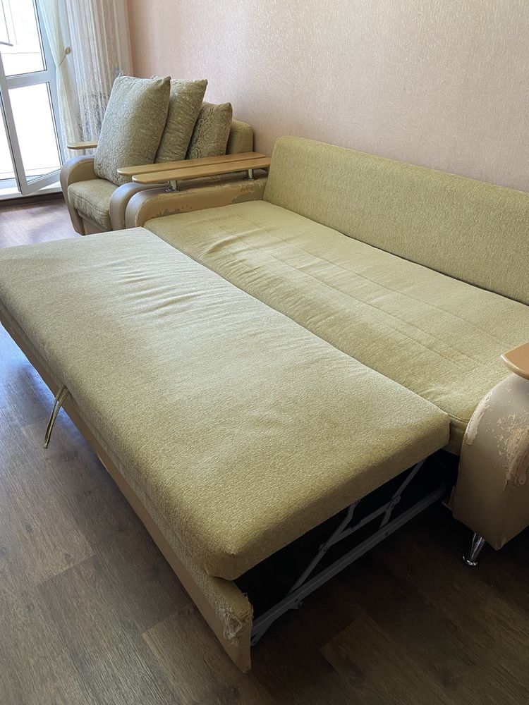 Продаю диван с креслом