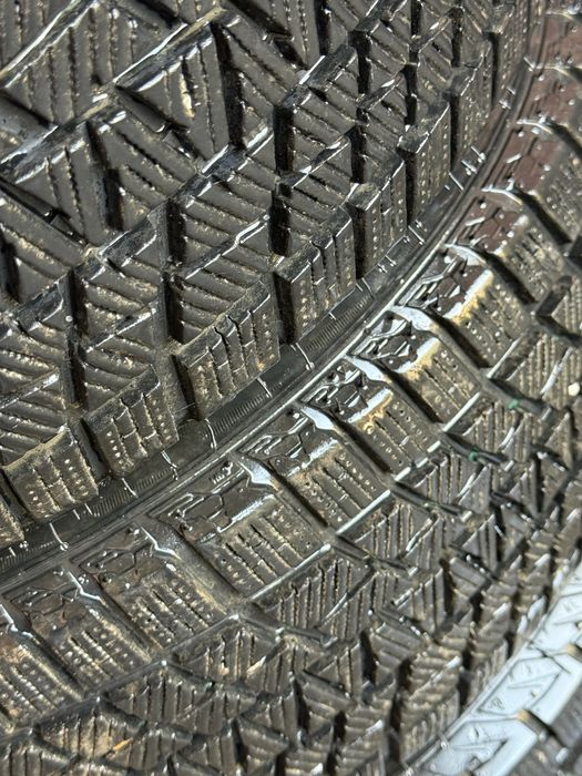 Шины зимние.Подойдет для нексии,гольф опель приора и др.