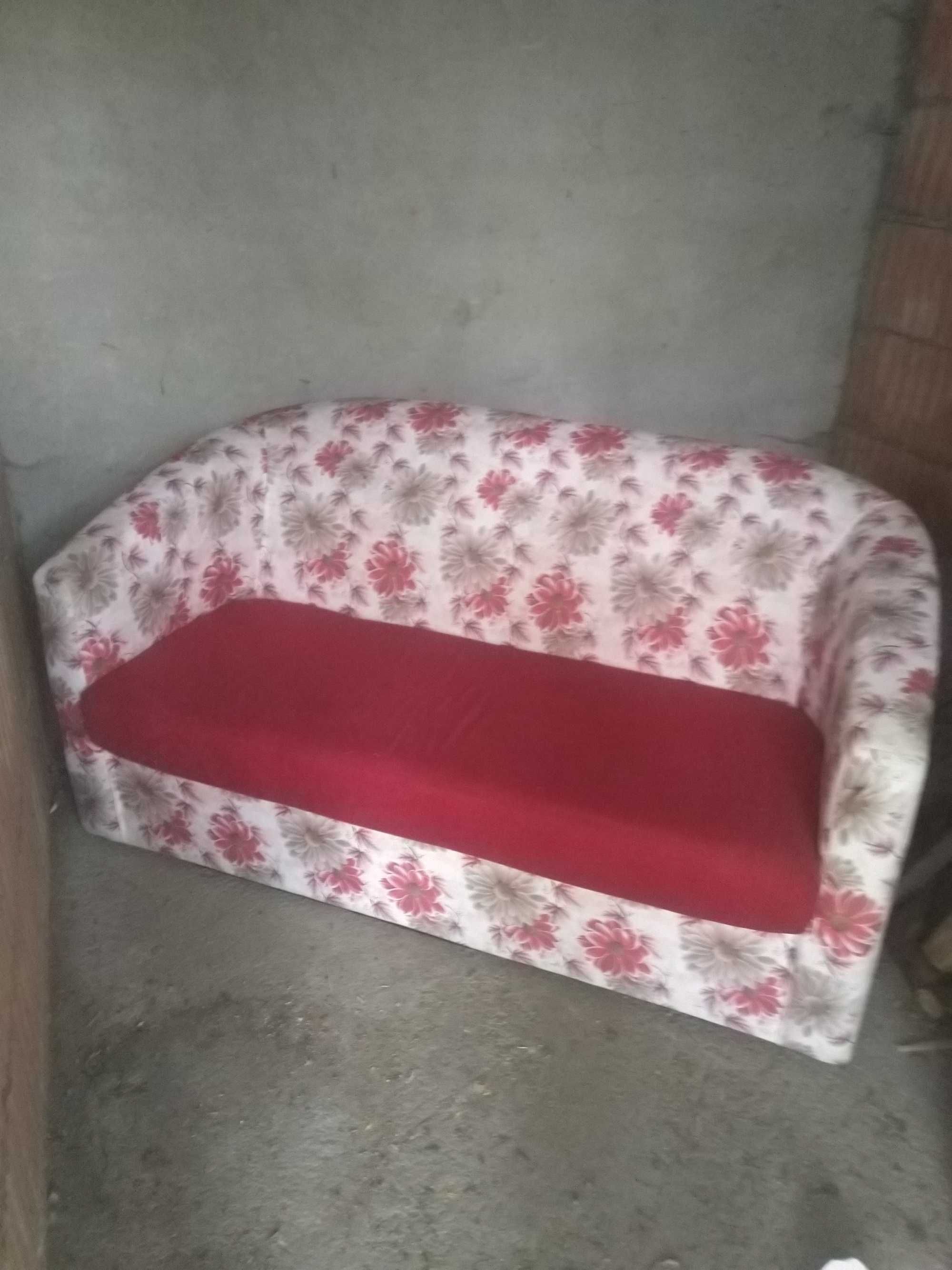 Canapea de vânzare