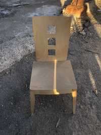Дървен стол