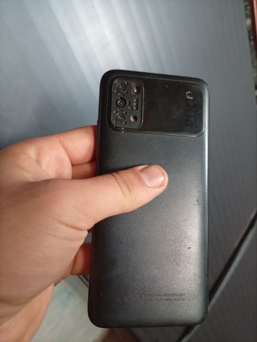 Poco m3 zapchastga beriladi 180k