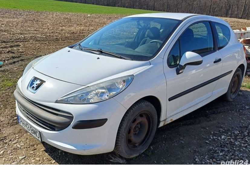 Vand Peugeot 207: 2500 Eur