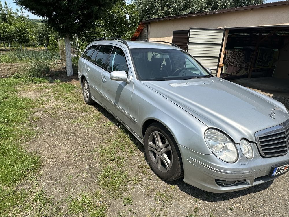 Mercedes-Benz E220