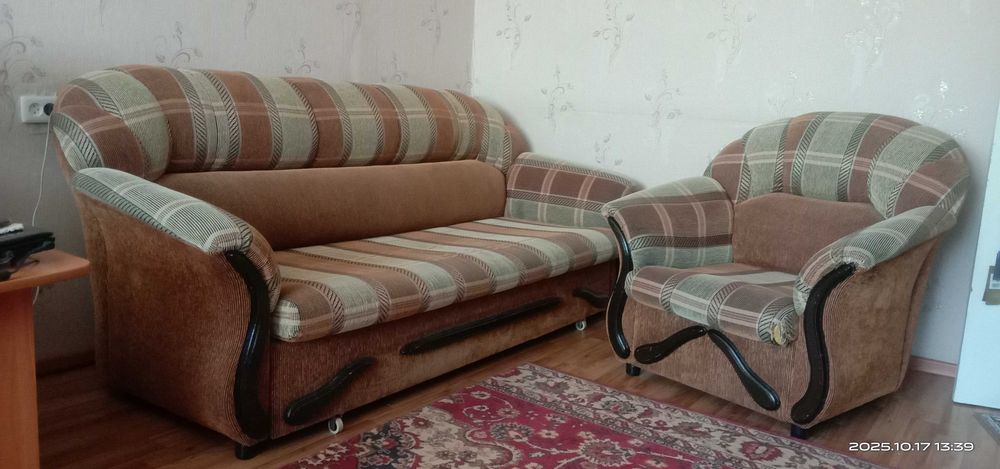 Продам диван с креслом