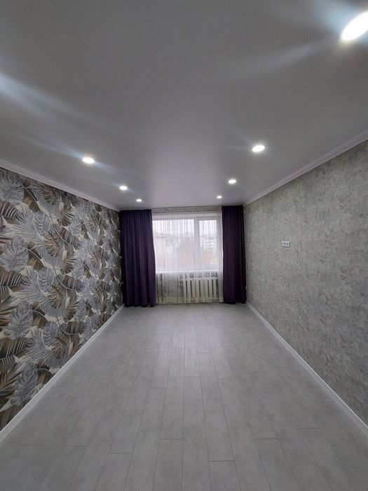 Продам двухкомнатную квартиру. Ленинградка центр.