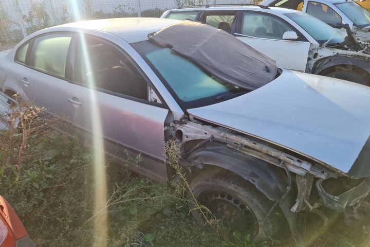 Oglinda dreapta Volkswagen VW Passat B5