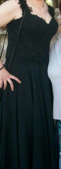 Абитуриенска рокля