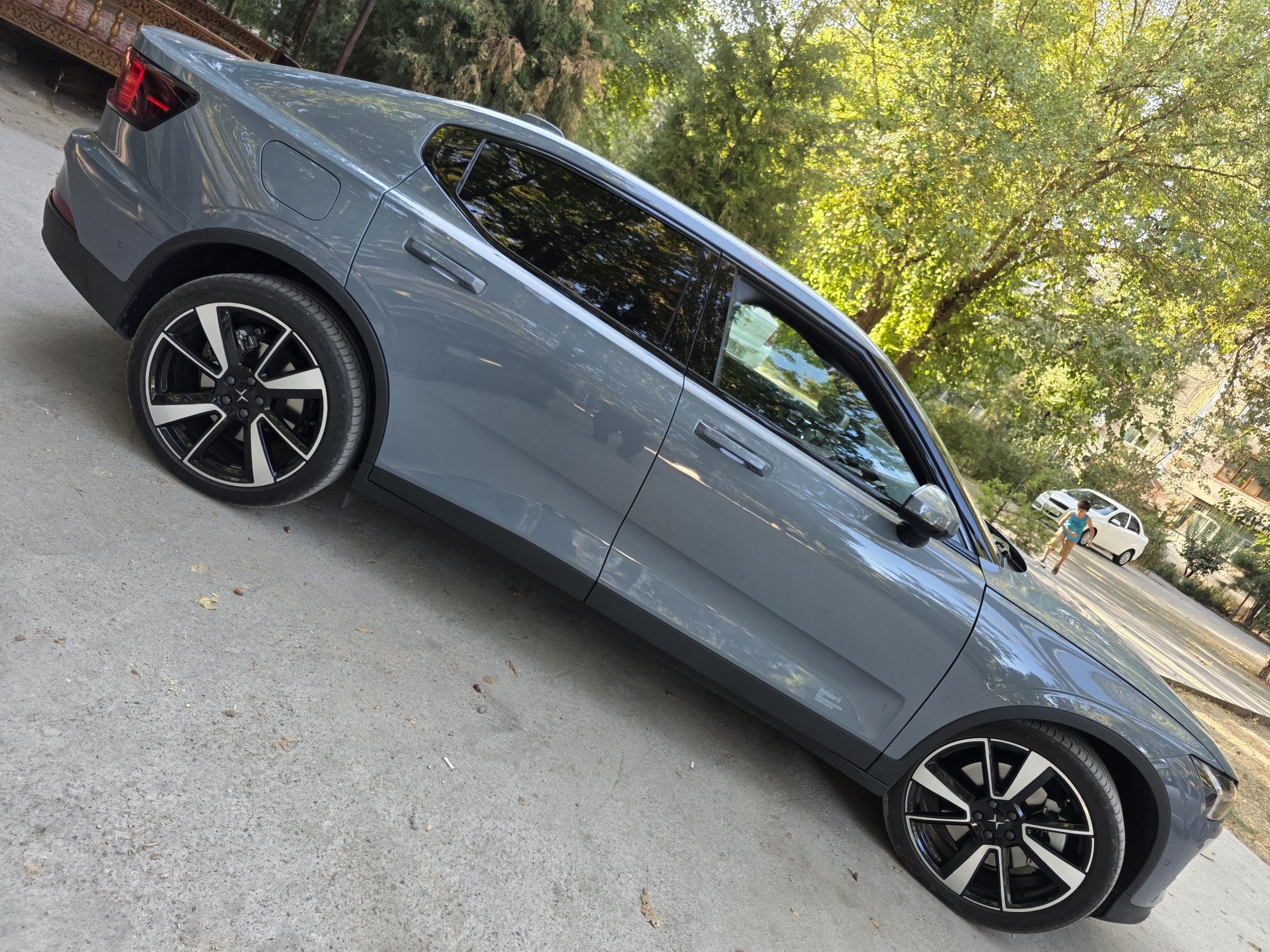 Volvo Polestar-2 СРОЧНО продаётся.