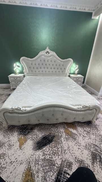 pat si noptire lemn masiv alb auriu