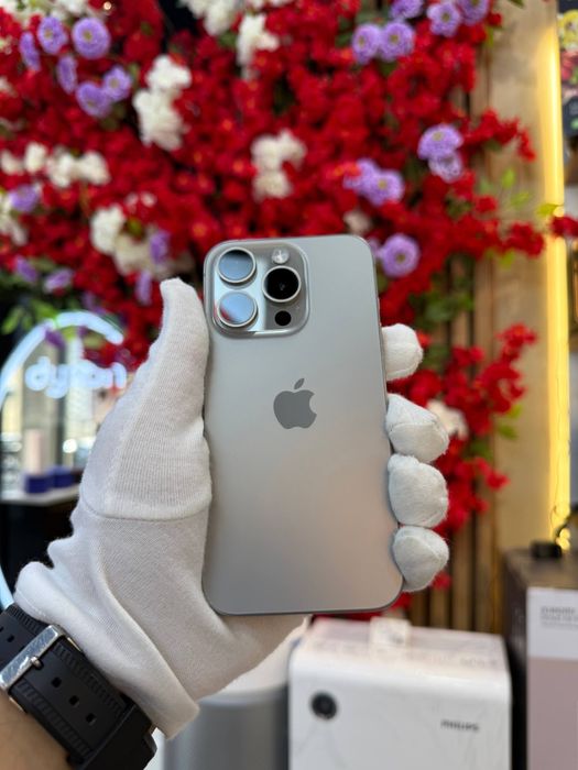 iPhone 15 Pro  Natural Titanium