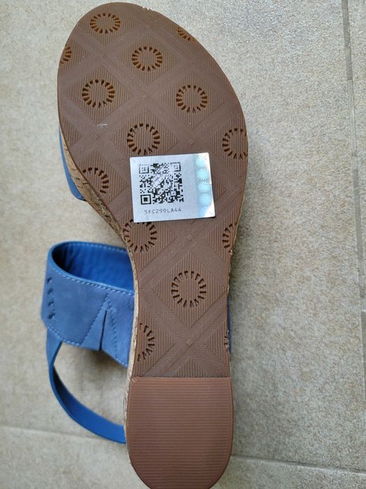 UGG нови сандали с подарък втори чифт на ТОП цена