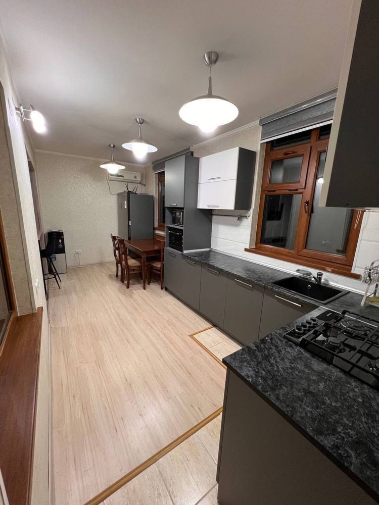 Садык Азимова Ц-1 ор-р 145 школа Продается Квартира 3х ком 62м2