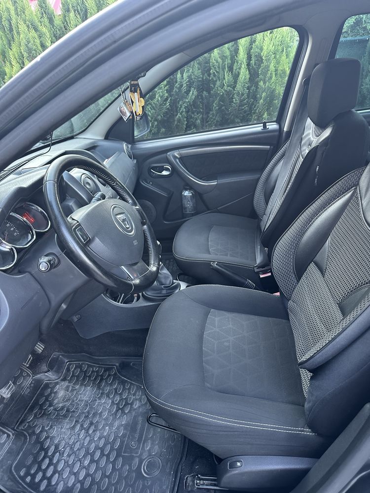 Se vinde dacia duster