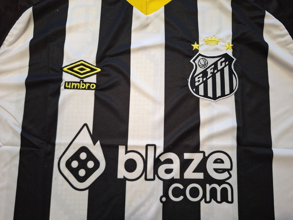 Футболна фланелка на Неймар Сантос  нов модел!!!