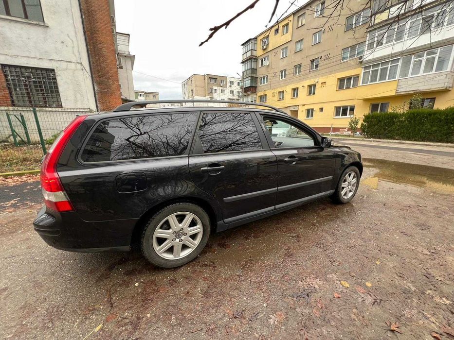Vand Volvo V50 pentru dezmembrari complet