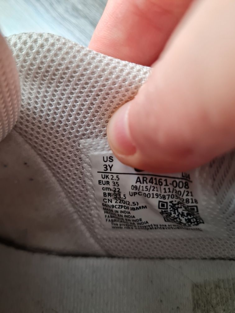 Adidași Nike mărimea 35