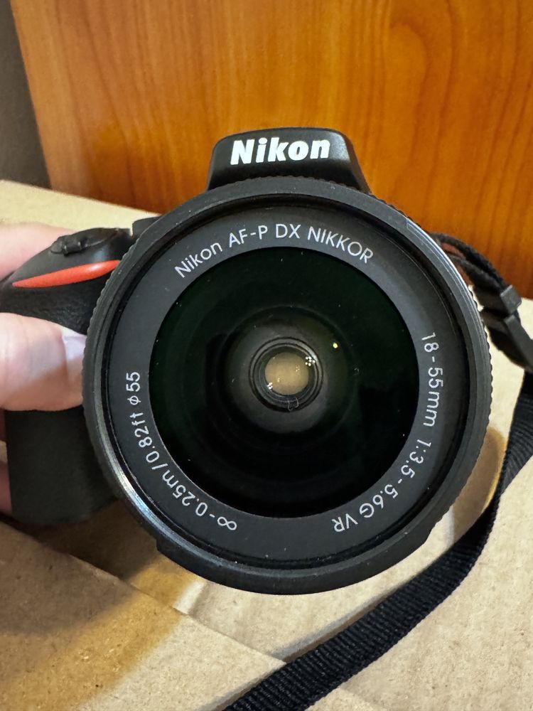 Nikon D5600 DSLR (obiectiv 18-55 mm) + geanta + trepied. Impecabil !