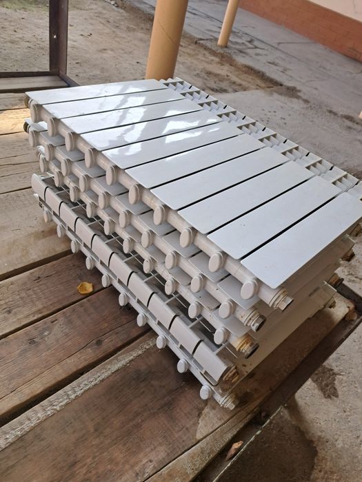 Alyuminiy radiator – 10 seksiyalik | A’lo holatda | Kuchli isitadi