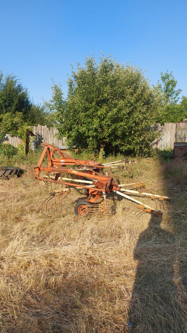 Vând greblatoare tip păianjen kune , 2m 30 l , 1100 EUR,  negociabil!!