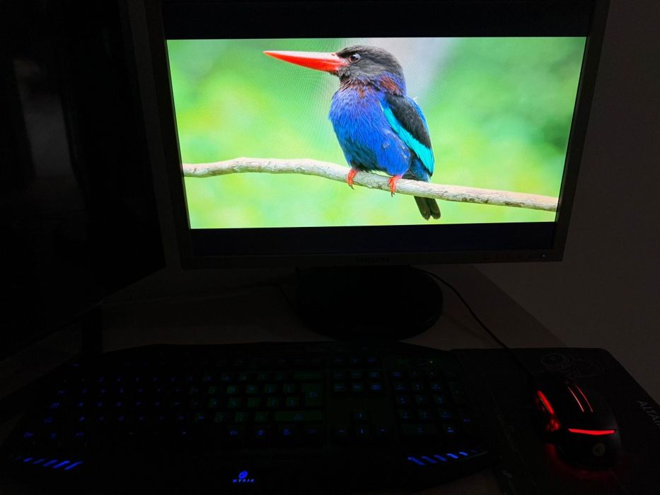 Unitate+Monitor Full HD Samsung Windows7 si Office cu licrnta