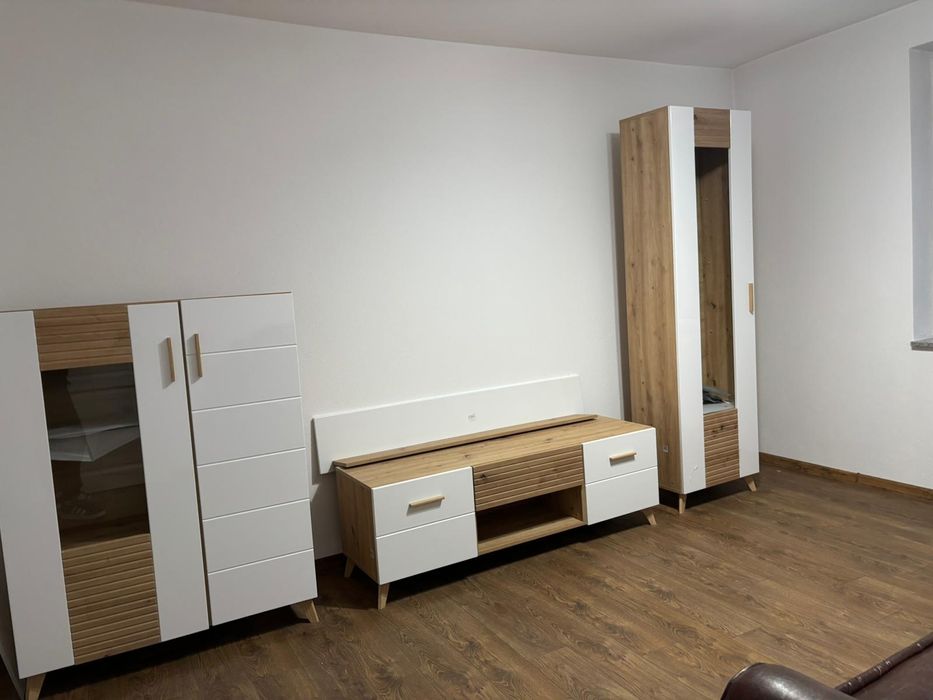 Apartament 3 camere -  de inchiriat