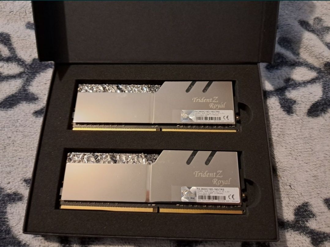 Memorie RAM G.Skill Trident Z Royal RGB Silver 16GB DDR4 3600MHz CL18