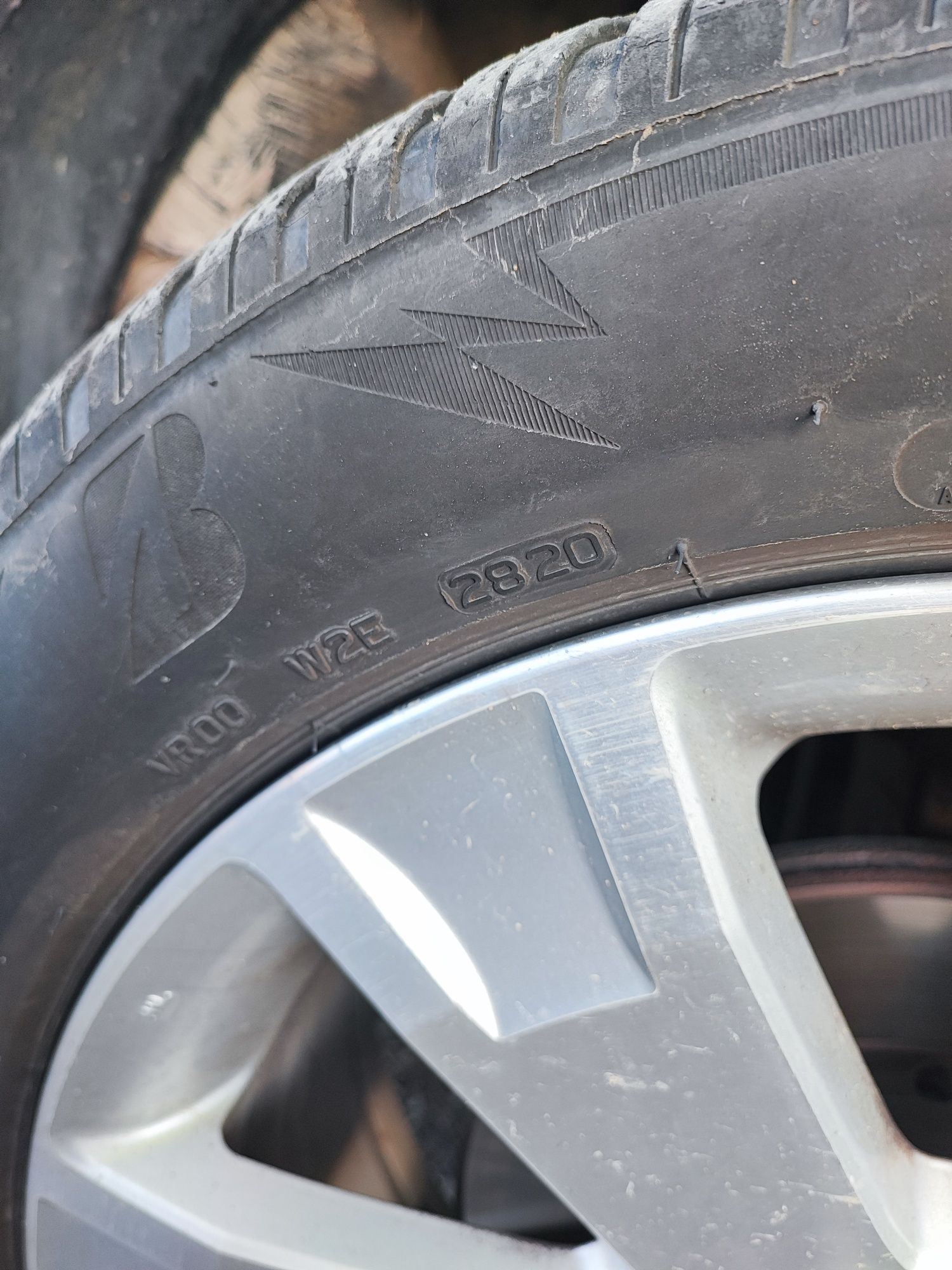 Гуми Bridgestone 225.55.18
