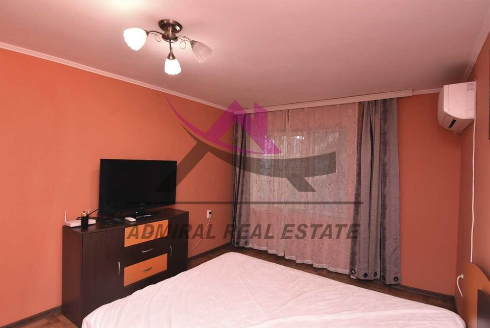 Продава се Тристаен апартамент в Варна, Център - 60 кв.м за 2767 €/кв.м - Снимка #2