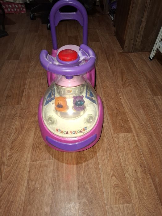 Продам машинку  детскую