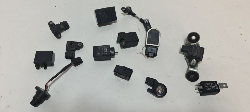 Senzor TPS Yamaha R1 R6 MT09 XSR  / releu far semnalizari pornire