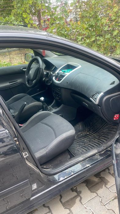 6000 lei  peugeo 206+