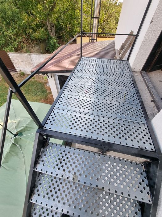 scări metalice  de exterior