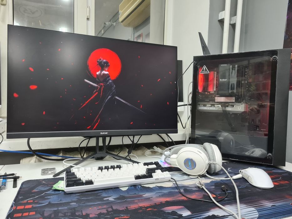 Игровой ПК RTX 5060 и монитор