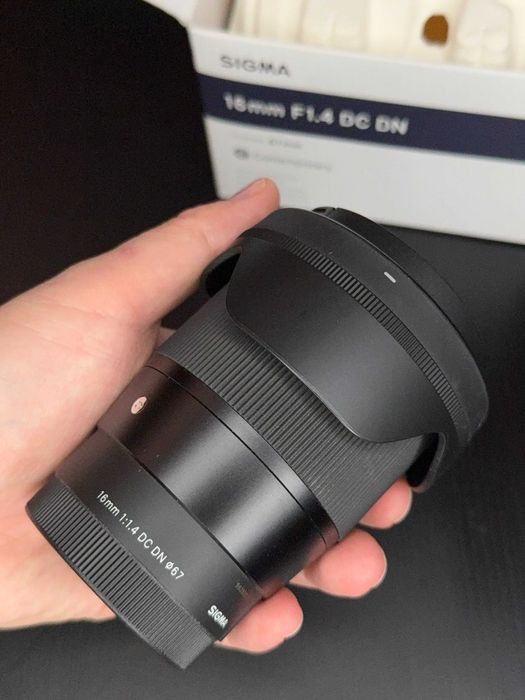 Sigma 16mm F1.4 DC DN | Contemporary за Sony E-Mount – Топ Състояние!
