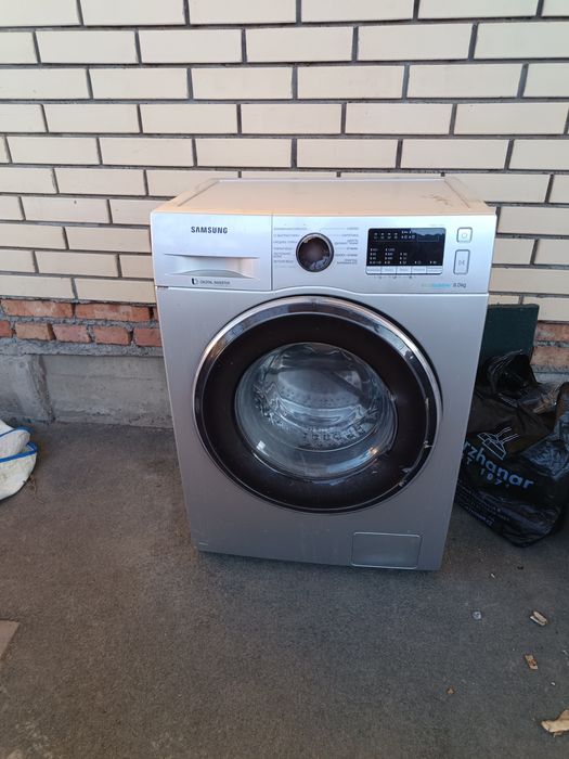 Продам стиральную машину  SAMSNG ,на 8кг