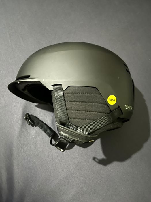 Ски каска Smith размер M