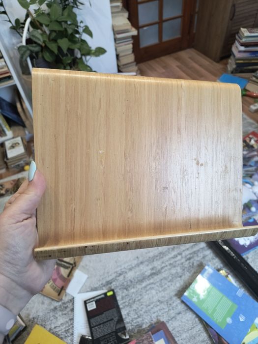 Suporturi de tablete, telefoane, telecomenzi etc . Suporturi Ikea