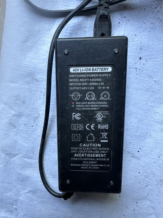 Incarcator de 42 v- 2 amperi la 180 lei